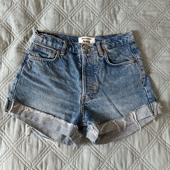 Reformation Charlie Cuffed High Rise Jean Shorts Size 26 - Picture 1 of 7